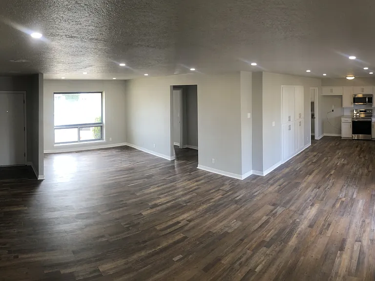 2209 Iowa St — Photo 3