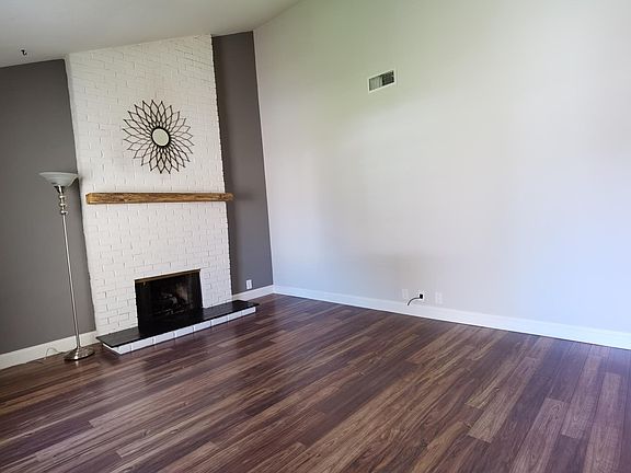 4th image of 1901 N Cedar Creek Cir
