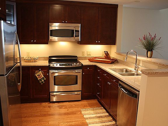 Spacious granite counters and "like new" appliance