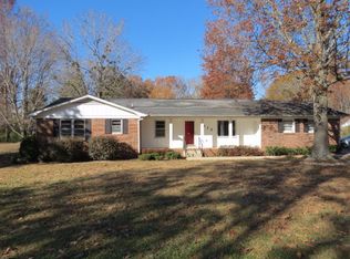 212 Owens Dr, Paris, TN 38242