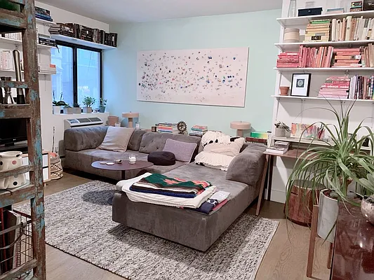 Rented by REAL New York | media 27