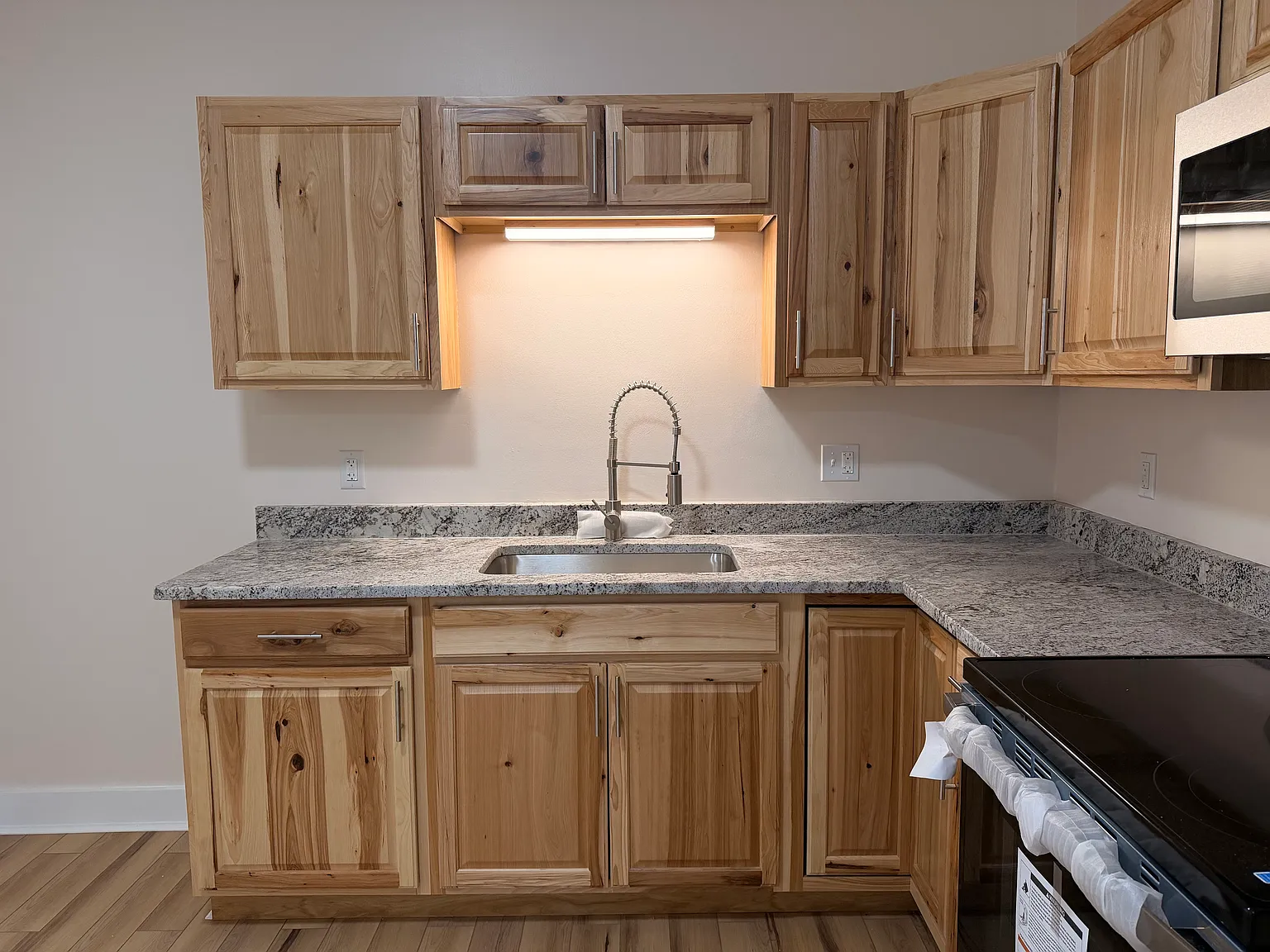 19 Mechanic St — Photo 3