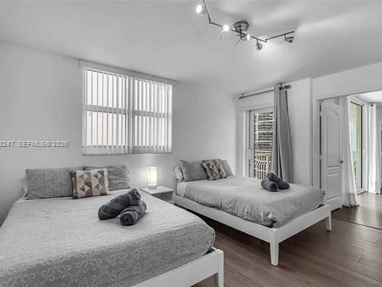 1200 Brickell Bay Dr #2915 — Photo 18