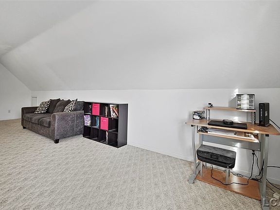 5th image of 3269 Northmor Dr W