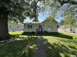 815 N Springfield St, Virden, IL 62690