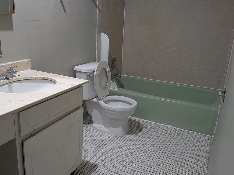439-49 Stevens Dr #102 — Photo 6