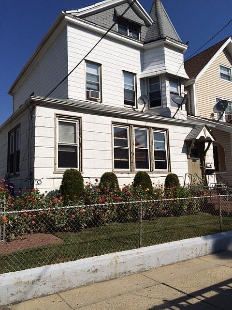 1st image of 10239 86th Ave #1