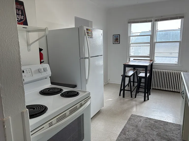 206 Main St #7 — Photo 6