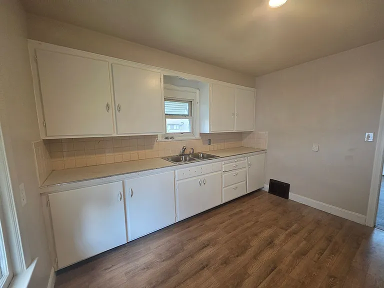1873 16th St SW — Photo 3