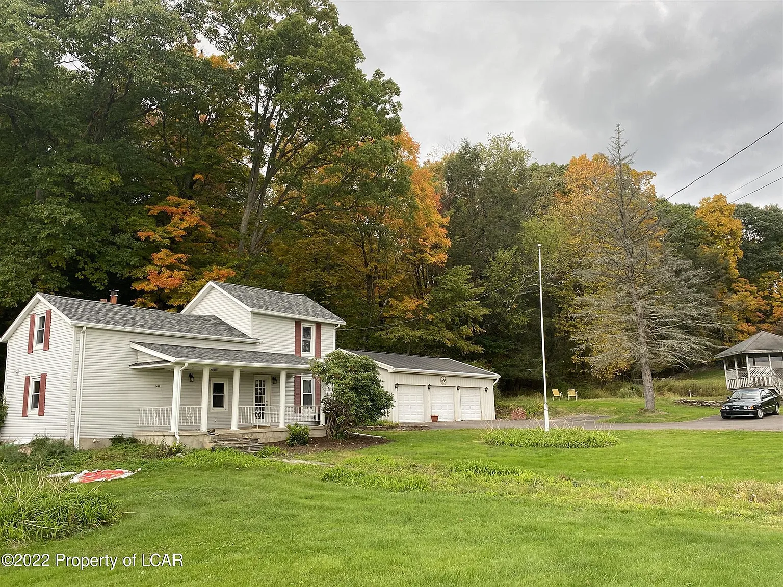 1480 Lower Demunds Rd photo 1
