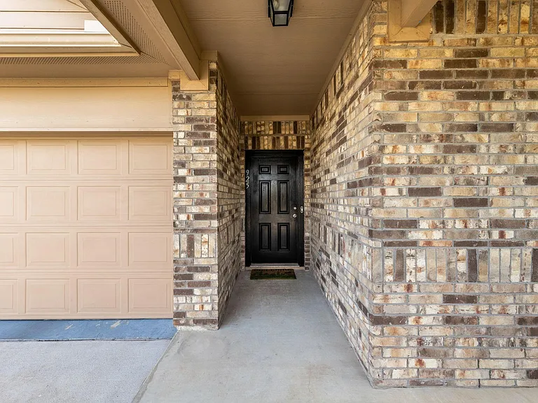 925 Woodduck Trl — Photo 5