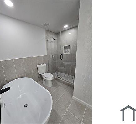 2nd image of 6304 Parkridge Dr