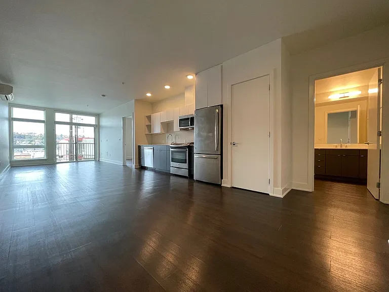 2201 Eastlake Ave E — Photo 17