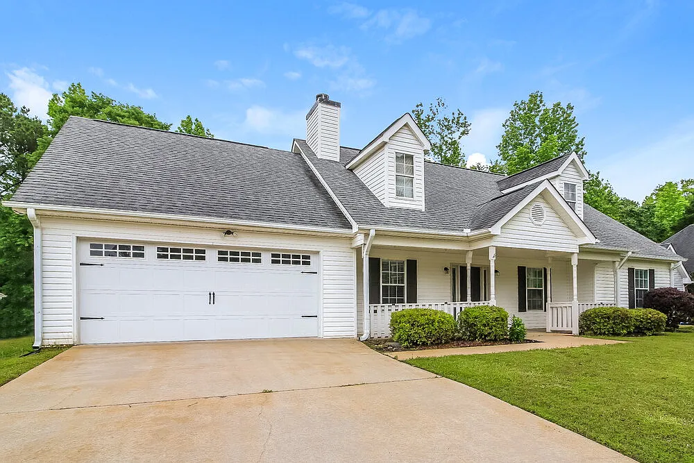 4 bed, 2.0 bath, 2008 sqft, $2,860 — Photo 4