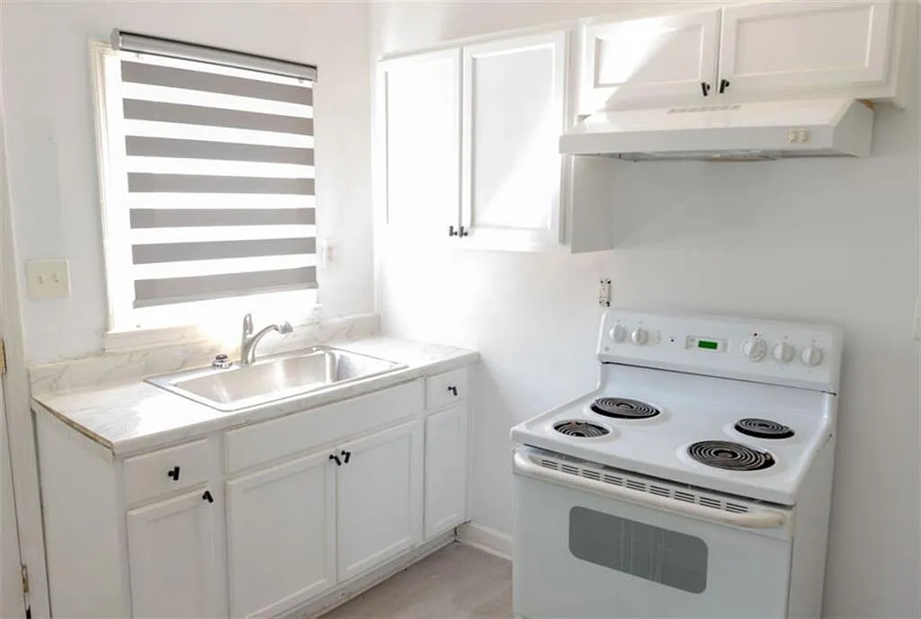 2 bed, 1.0 bath, 750 sqft, $1,400 — Photo 3