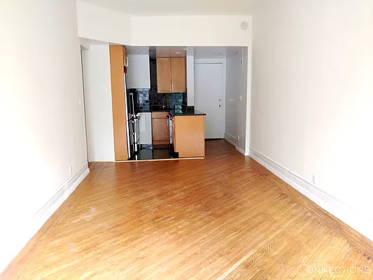 Rented by City Connections Realty | media 19