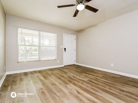 3rd image of 310 Sunnyhill Ln