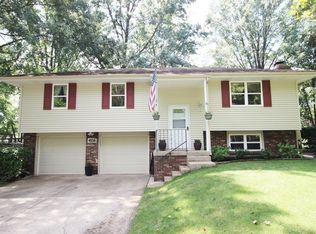 416 SW Killarney Ln, Blue Springs, MO 64014
