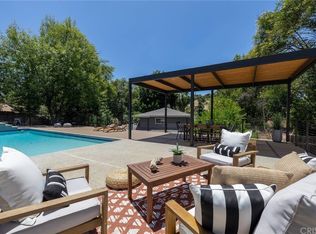 4862 Rosa Rd, Woodland Hills, CA 91364