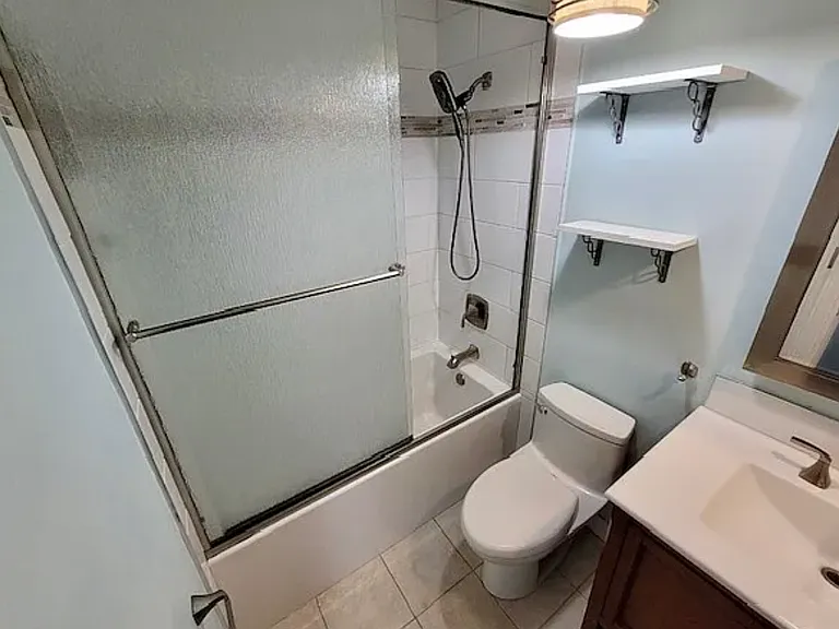 818 Eastchester Dr — Photo 17