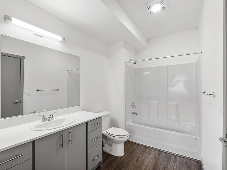 Serenity Apartments — Photo 136