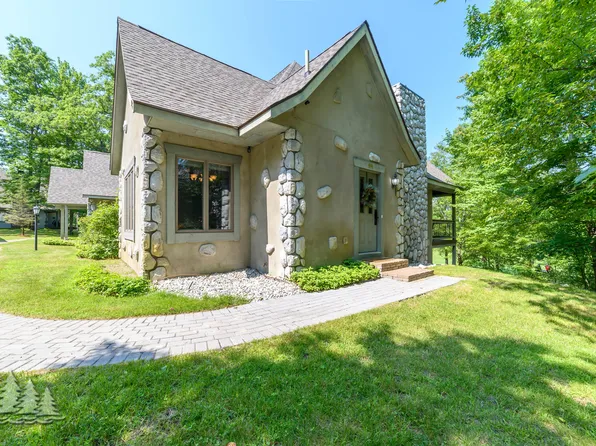 915 Chardonnay, Lewiston, MI 49756