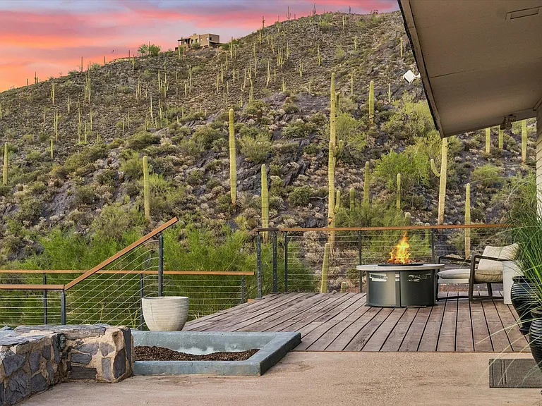 6095 E Blue Ridge Dr — Photo 2