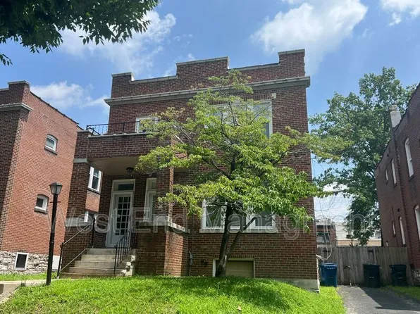 1018 Commodore Dr APT A, Saint Louis, MO 63117