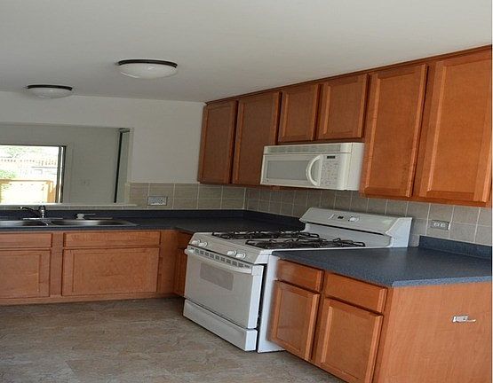 5th image of 464 Ascot Ln #464