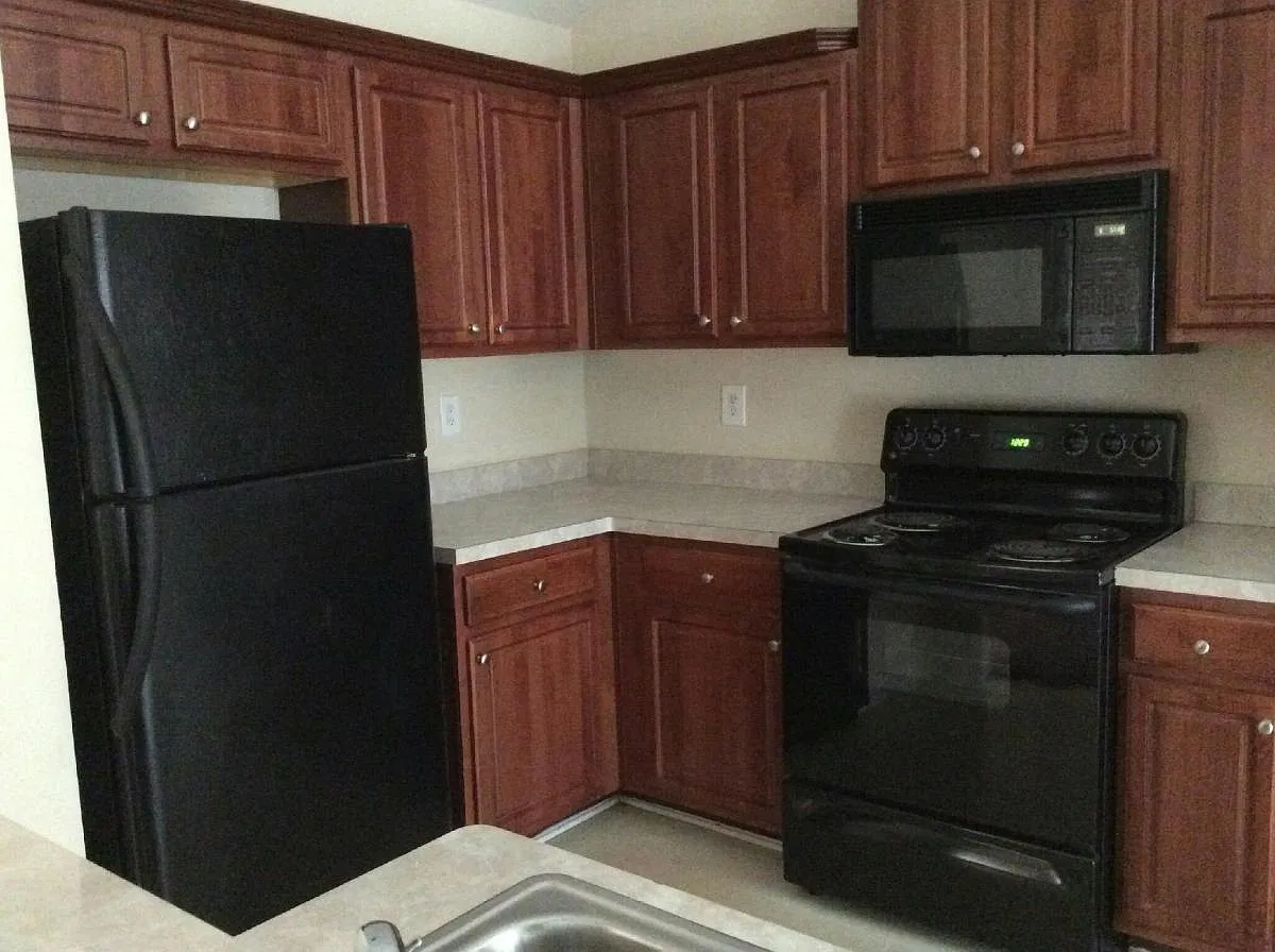 5 bed, 2623 sqft, $2,500 — Photo 4