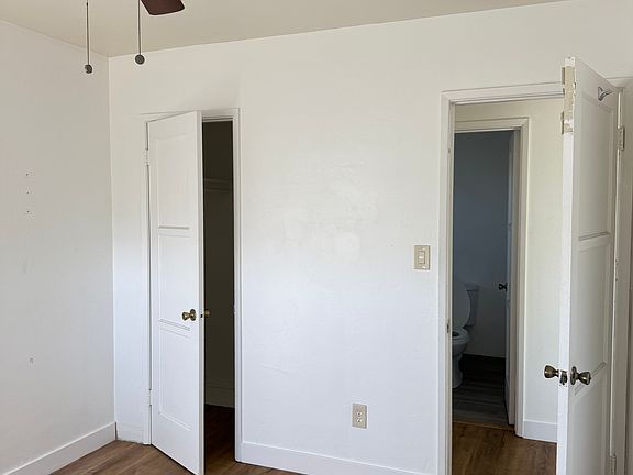 3rd image of 4060-64 Oakcrest Dr #4062