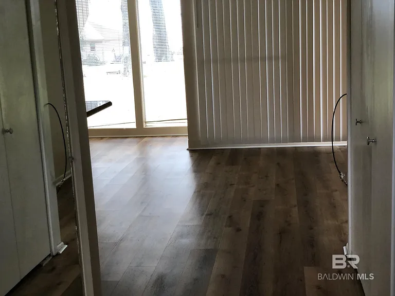1009 Seacliff Dr N — Photo 4