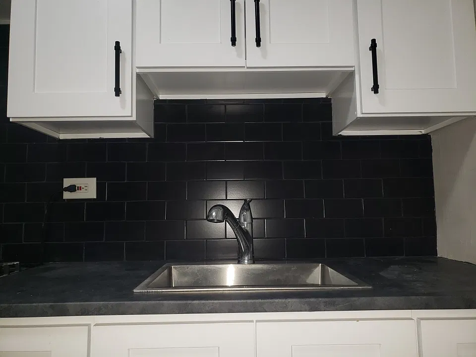 235 Alexander St #2R