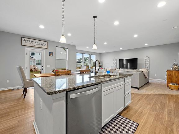 4th image of 439 Lemming Dr
