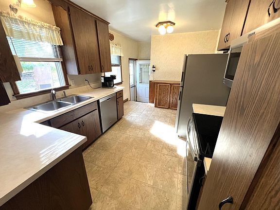 2nd image of 2280 Sierra Ct