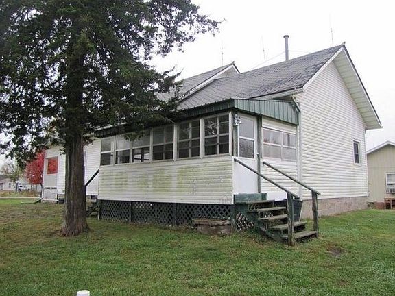 4th image of 1008 N Main St