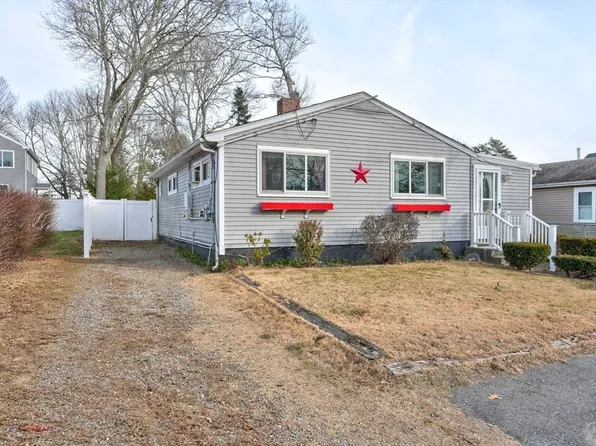 64 Rose Point Ave, Wareham, MA 02571