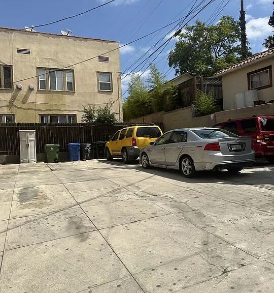 156 N Kenmore Ave — Photo 15