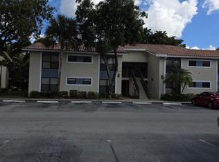 1463 Lake Crystal Dr, West Palm Beach, FL 33411