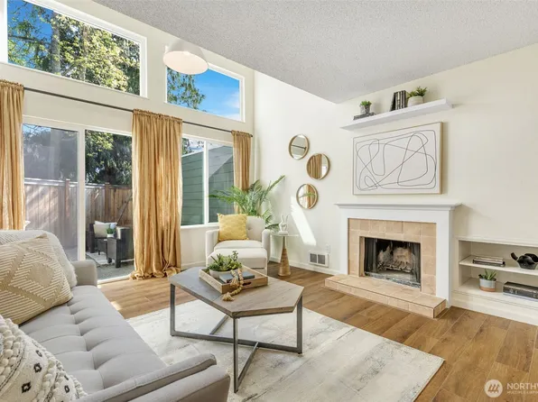 8419 25th Avenue SW #D, Seattle, WA 98106