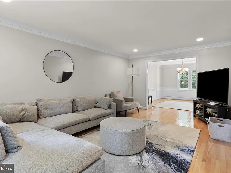 2026 Westwood Forest Dr — Photo 4