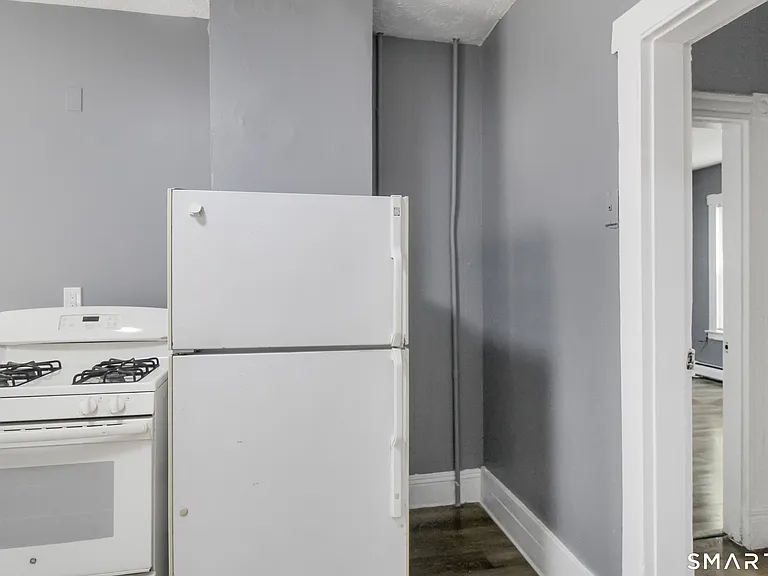 32 Lenox St — Photo 18