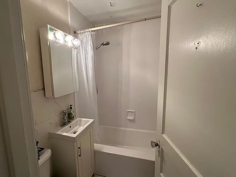 5848 Primrose Ave — Photo 5