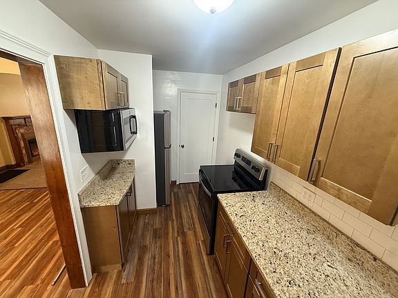 4th image of 2875-2881 Sullivant Ave #2877