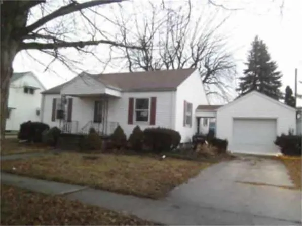 912 S Main St, Fostoria, OH 44830