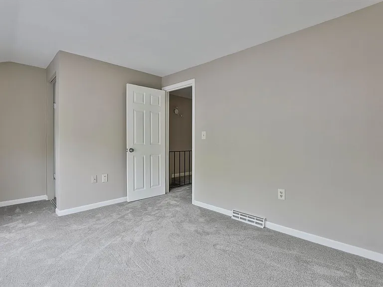 37 Cannongate III Rd — Photo 20