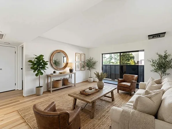 3015 Walnut Bend Ln APT 31, Houston, TX 77042