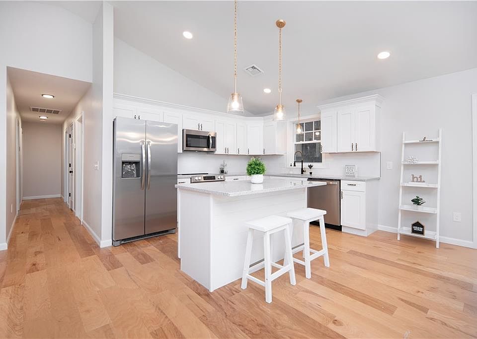 15 Plainfield Pike, Foster, RI 02825 Zillow