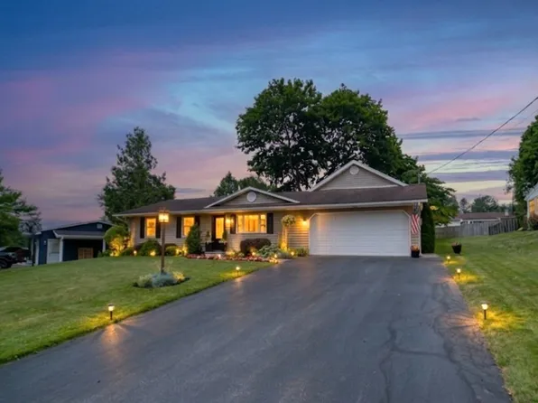 16 Woodburne Dr, Whitesboro, NY 13492