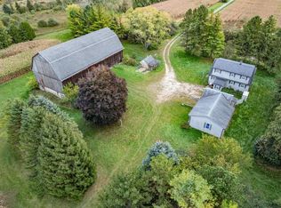 9916 Sherman Rd, Cedarburg, WI 53012
